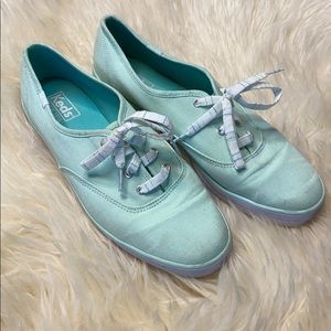 Tiffany Blue Keds